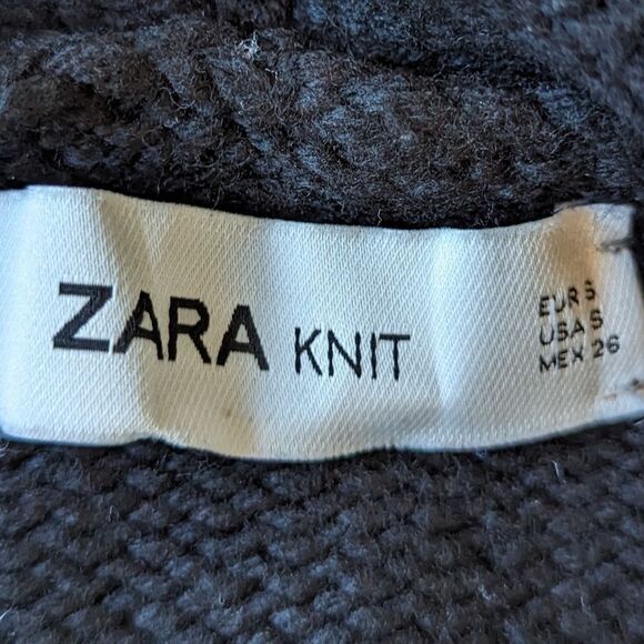 Zara knit black chunky oversized sweater with gold lizard buttons - Picture 5 of 6